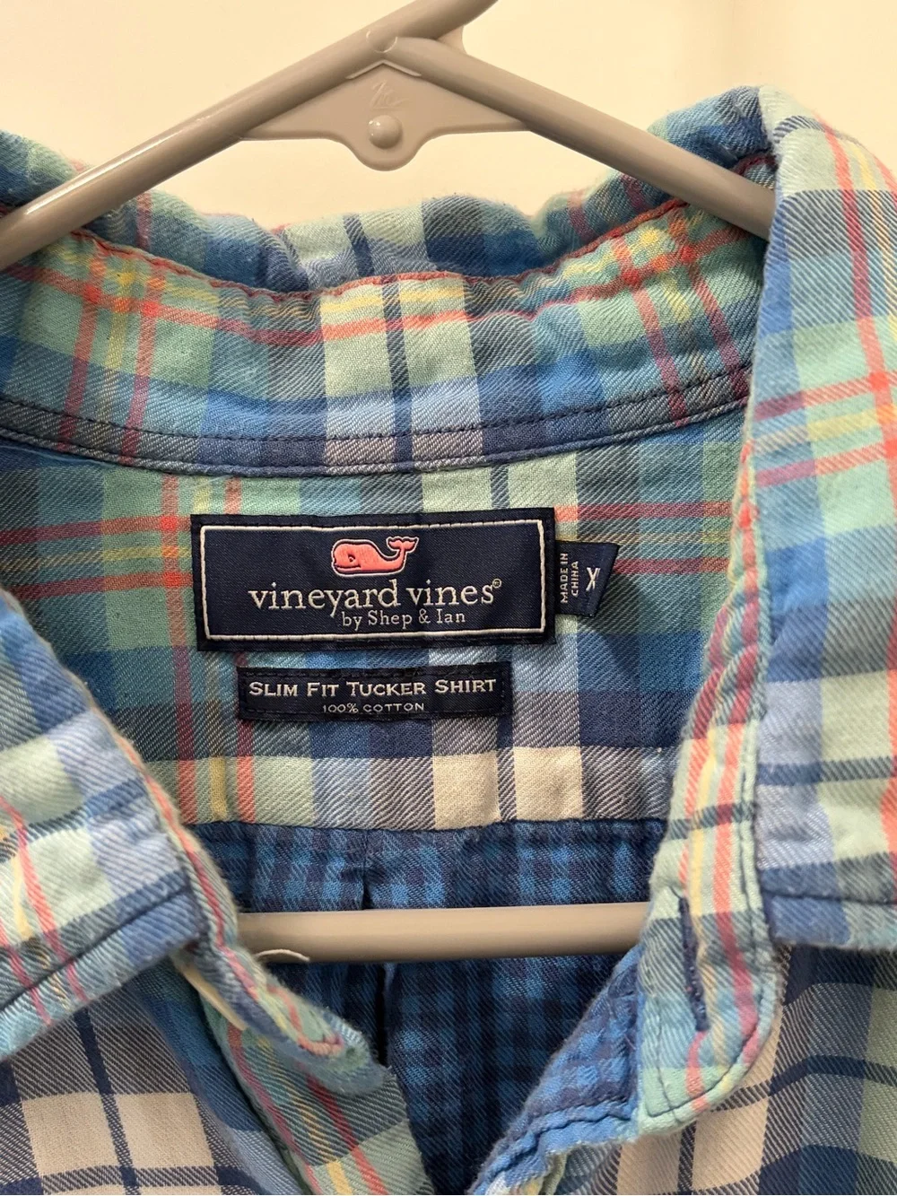 Vineyard Vines casual button